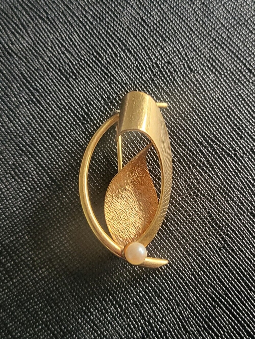 12k Gold Filled Pearl Brooch